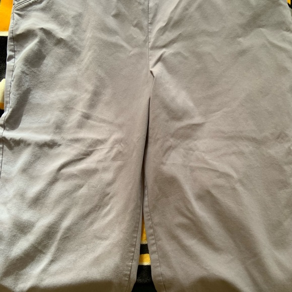 Worthington Women’s 3/4 length pants - Picture 4 of 9